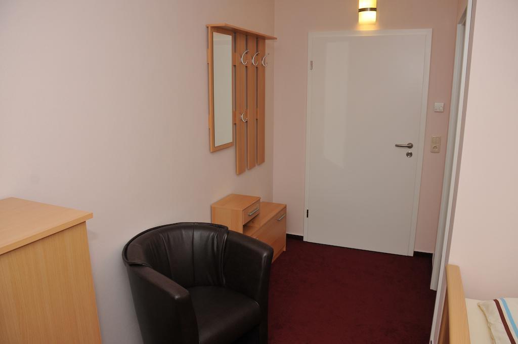 Hotel Pension Schwerin-Haus Schreiber Schwerin  Zimmer foto